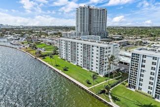 301 Lake Shore Dr Unit 711, West Palm Beach, FL 33403