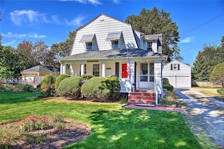 3383 W Shore Rd, Warwick, RI 02886