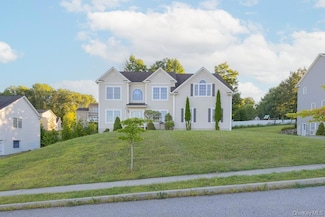 4 Standish Rd, Monroe, NY 10950