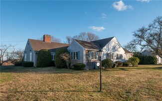 42 Glen Meade Dr Unit B, Portsmouth, RI 02871