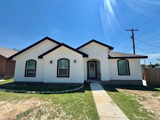 698 Paco St, Eagle Pass, TX 78852
