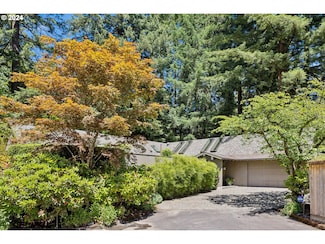 1049 Northshore Place, Lake Oswego, OR 97034