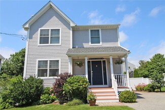66 Seascape Ave, Middletown, RI 02842