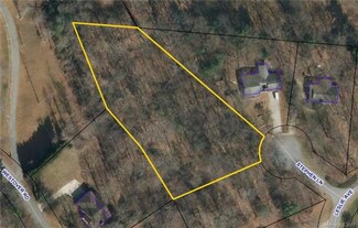 5245 Stephen Ln, Hickory, NC 28602