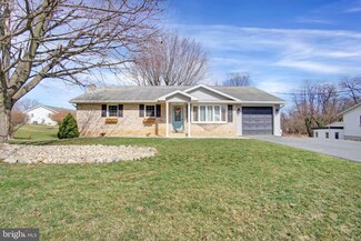 211 Shughart Ave, Boiling Springs, PA 17007