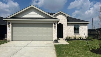 221 Amy St, Angleton, TX 77515