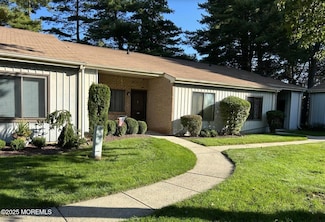 211 Covered Bridge Blvd Unit B, Manalapan, NJ 07726