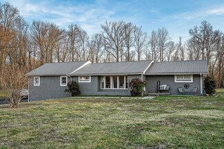 192 County House Rd, Livingston, TN 38570