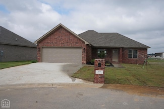 315 Hollis St, Bono, AR 72416