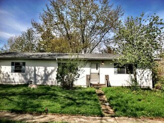 103 N Ames St, Cabery, IL 60919