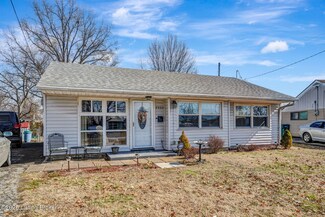 4930 Woodcock Cir, Louisville, KY 40213