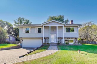 4N336 Locust Ave, West Chicago, IL 60185