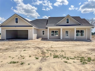 907 Stone St, Midway, GA 31320