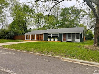 1704 W 20th St, Lawrence, KS 66046