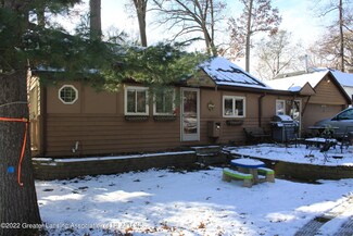 1701 Lee Rd, Haslett, MI 48840