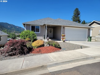 1261 Ballard Ct, Myrtle Creek, OR 97457