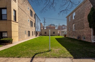 1805 Elmwood Ave, Berwyn, IL 60402