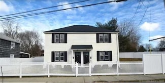 989 Pearl Harbor St, Bridgeport, CT 06610