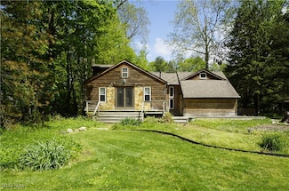 4627 Martin Dr, North Olmsted, OH 44070