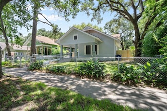 317 11th Ave N, Texas City, TX 77590