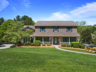 1345 Pin Oak Dr, Morristown, TN 37814