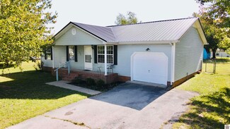 920 Linda Dr, Oak Grove, KY 42262