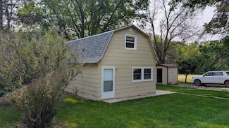 214 S Fairview St, Exira, IA 50076