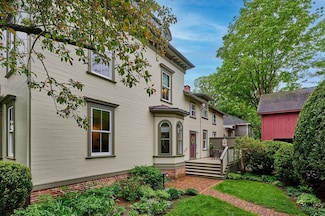 11 N Main St Unit 11W, Williamsburg, MA 01096
