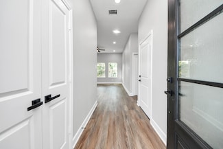 4210 Tavenor Ln, Houston, TX 77047