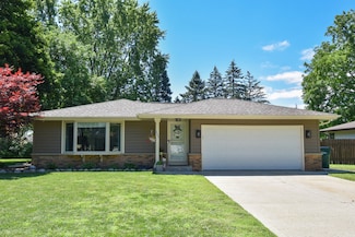 111 W Fransee Ln, Saukville, WI 53080