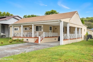 117 Lee Dr, Lenoir City, TN 37771