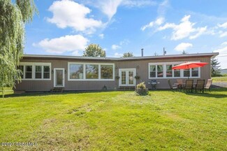 32 Buck Rd, Troy, NY 12180