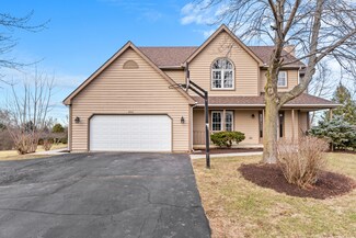 2502 Fox Bluff Ln Unit 2, Spring Grove, IL 60081