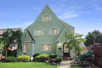 17 Wilmont Ave, Washington, PA 15301