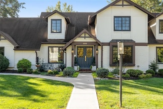 1669 Mason Knoll Rd, Saint Louis, MO 63131