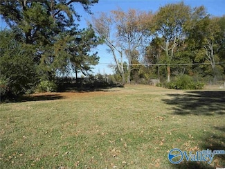 825 W Arbor Dr NW, Huntsville, AL 35811
