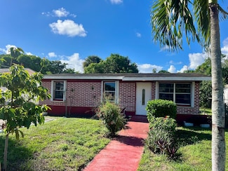 725 W 9th St, Riviera Beach, FL 33404