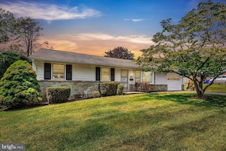 321 E Charlotte St, Millersville, PA 17551