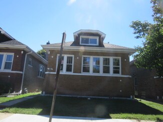 7831 White Ave, Lyons, IL 60534