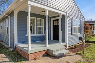 146 Pear Ave, Hampton, VA 23661