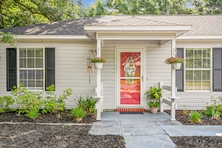 3608 George Ln, Navarre, FL 32566