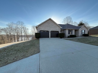 381 Lakepointe Dr, Somerset, KY 42503