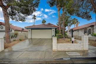 705 Thousand Oaks Dr, Las Vegas, NV 89123
