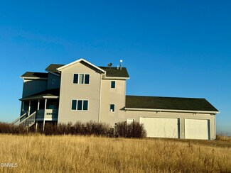 2572 Windsor Place N, Mandan, ND 58554