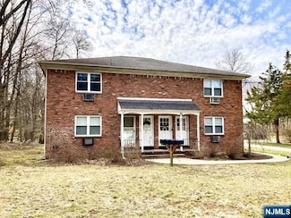11 Spruce St Unit 11-2, Oakland, NJ 07436