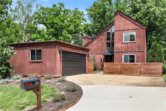 940 Barcroft Woods Ct, Ballwin, MO 63021