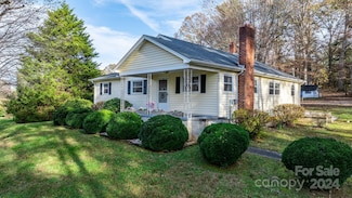 202 Drexel Rd, Morganton, NC 28655