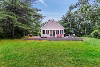 645 Scraggy Neck Rd, Cataumet, MA 02534