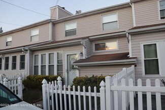 17 Anita St Unit 147, Staten Island, NY 10314