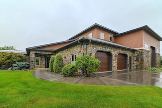 1081 Eagle Ct, Edgerton, WI 53534
